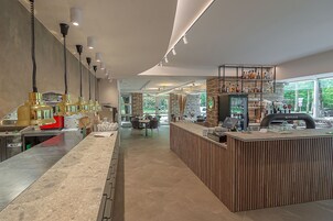 Bar (en la propiedad)