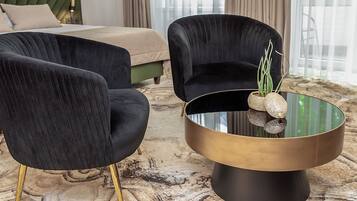 Comfort-dobbeltværelse | Minibar, pengeskab på værelset, skrivebord, gratis Wi-Fi