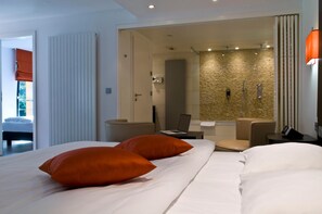 Literie de qualité supérieure, surmatelas, minibar