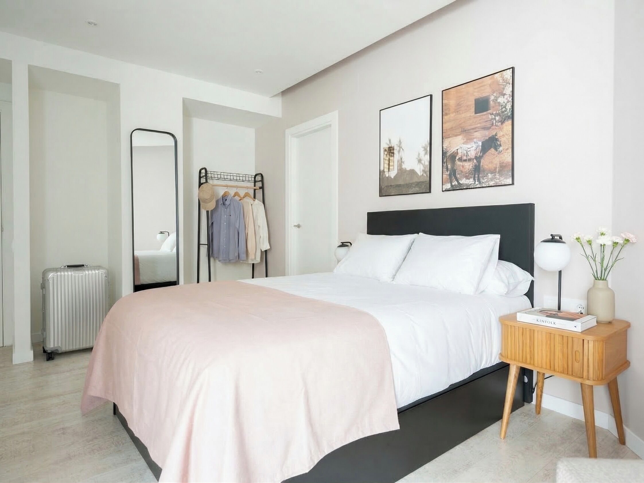 Two-Bedroom Apartment with Balcony | 1 bedroom, in-room safe, individually decorated, individually furnished