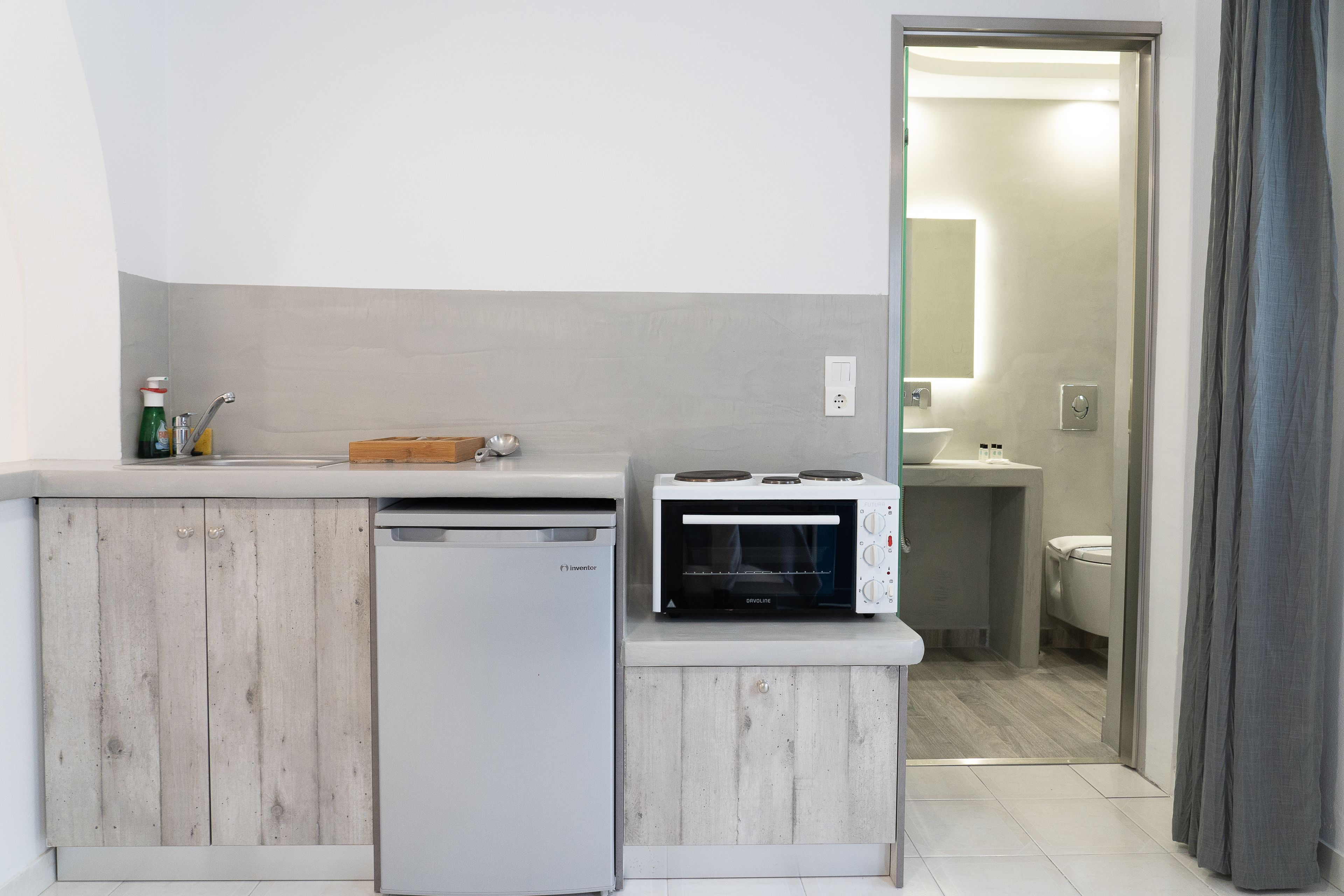 studio | private kitchen | fridge, electric kettle