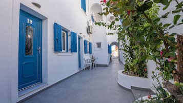 Studio | Exterior
