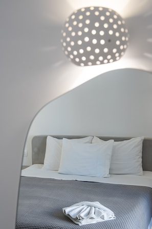 Quarto quádruplo luxo | Cofres nos quartos, escrivaninha, Wi-Fi de cortesia, roupa de cama