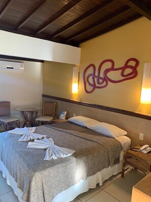 Deluxe Double Room, Sea View | Minibar, in-room safe, desk, blackout drapes - Lumar Hotel Ponta Negra (Natal)