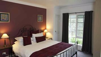Deluxe King Bed Spa Villa | 1 bedroom, individually decorated, individually furnished