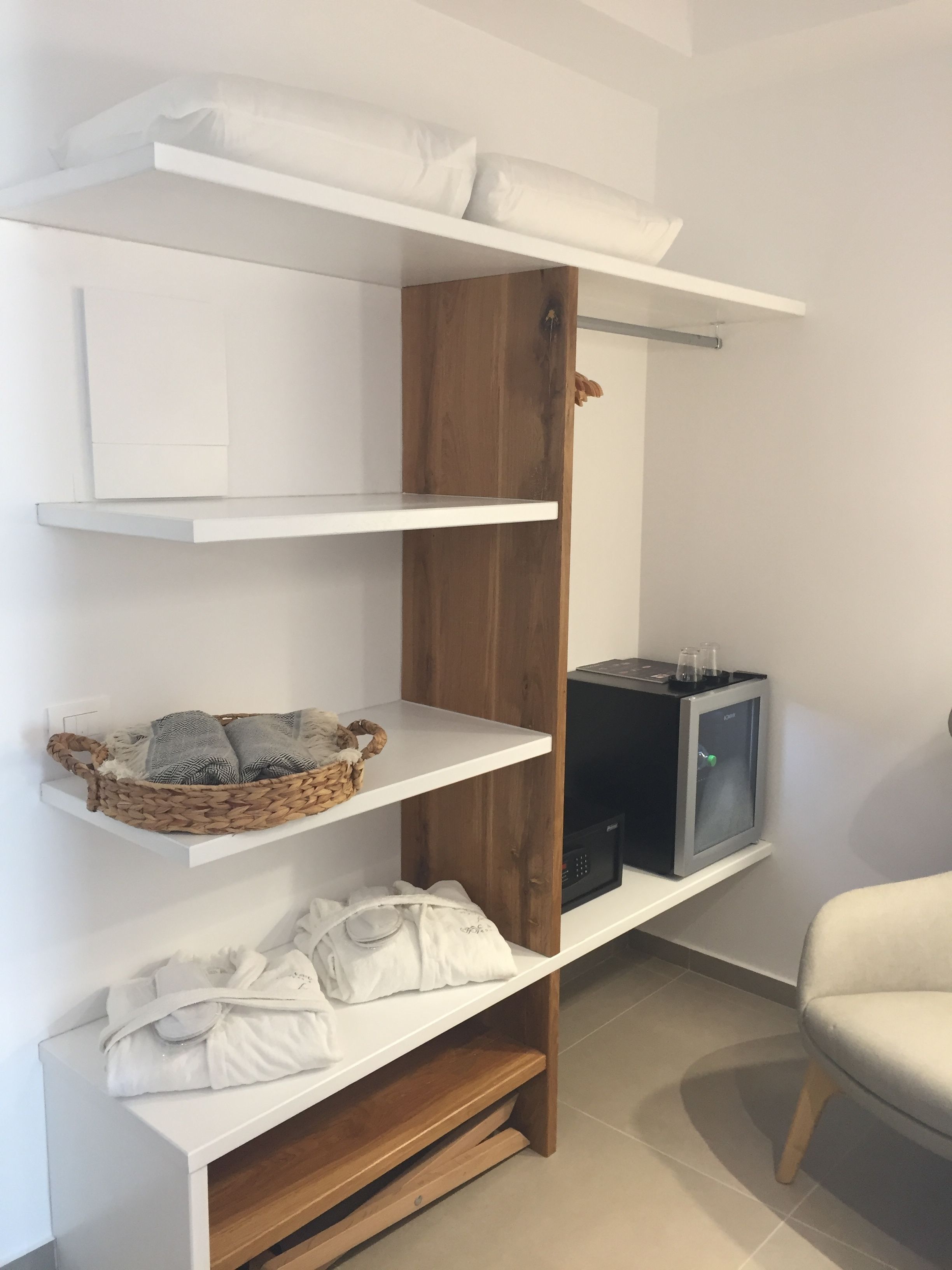 executive suite, hot tub | select comfort beds, in-room safe, blackout curtains, soundproofing