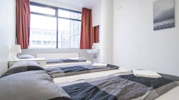 Triple Room, Shared Bathroom | Free WiFi, bed sheets