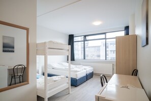 Free WiFi, bed sheets - Guesthouse Pávi (Reykjavik)