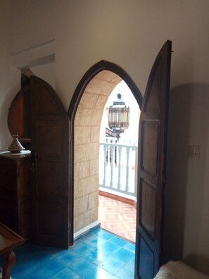 Chambre Double | Draps en coton égyptien, surmatelas, décoration personnalisée