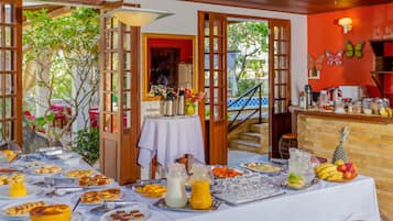 Petit déjeuner buffet compris tous les jours