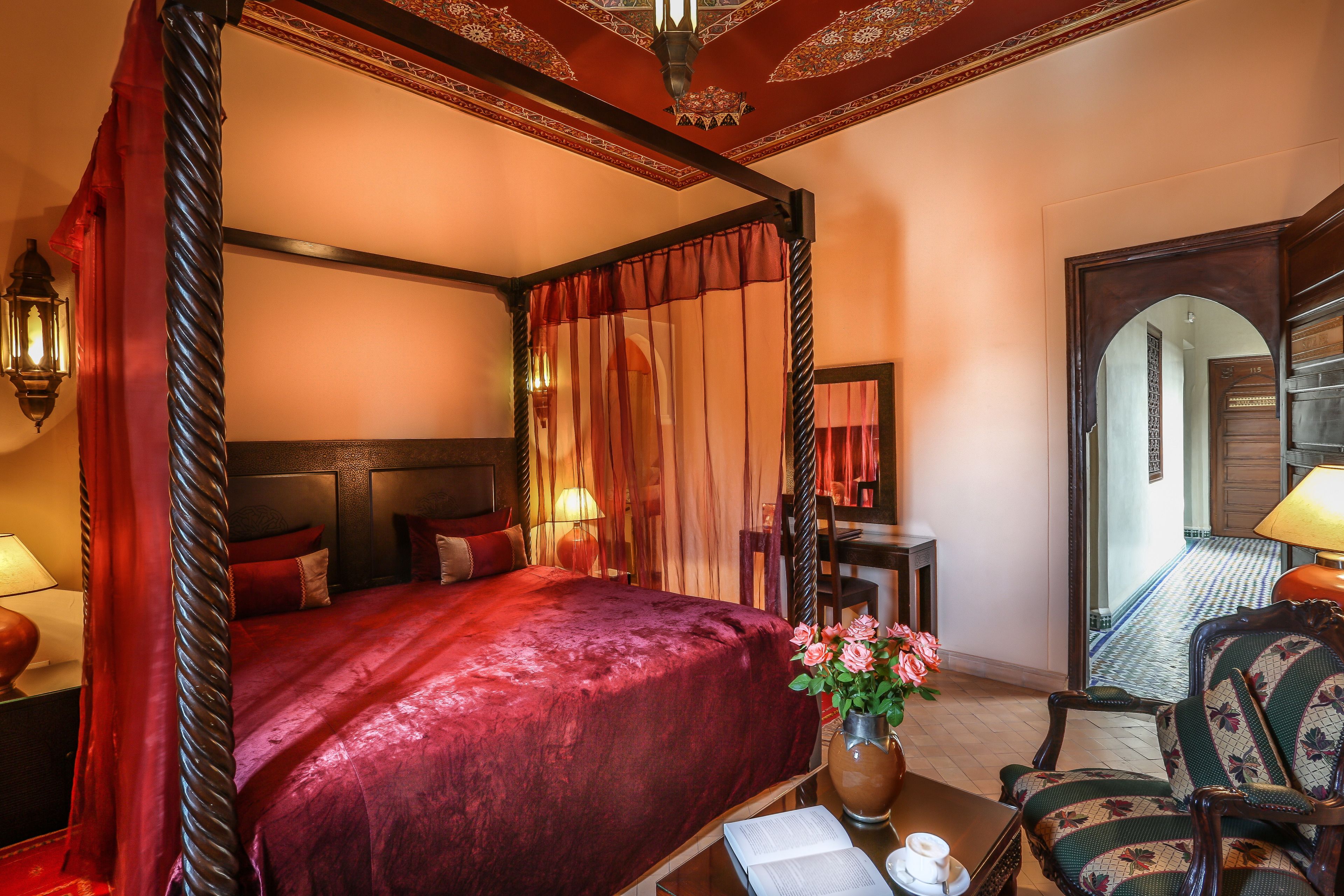 标准套房 | 高档床上用品、迷你吧、客房内保险箱、办公桌