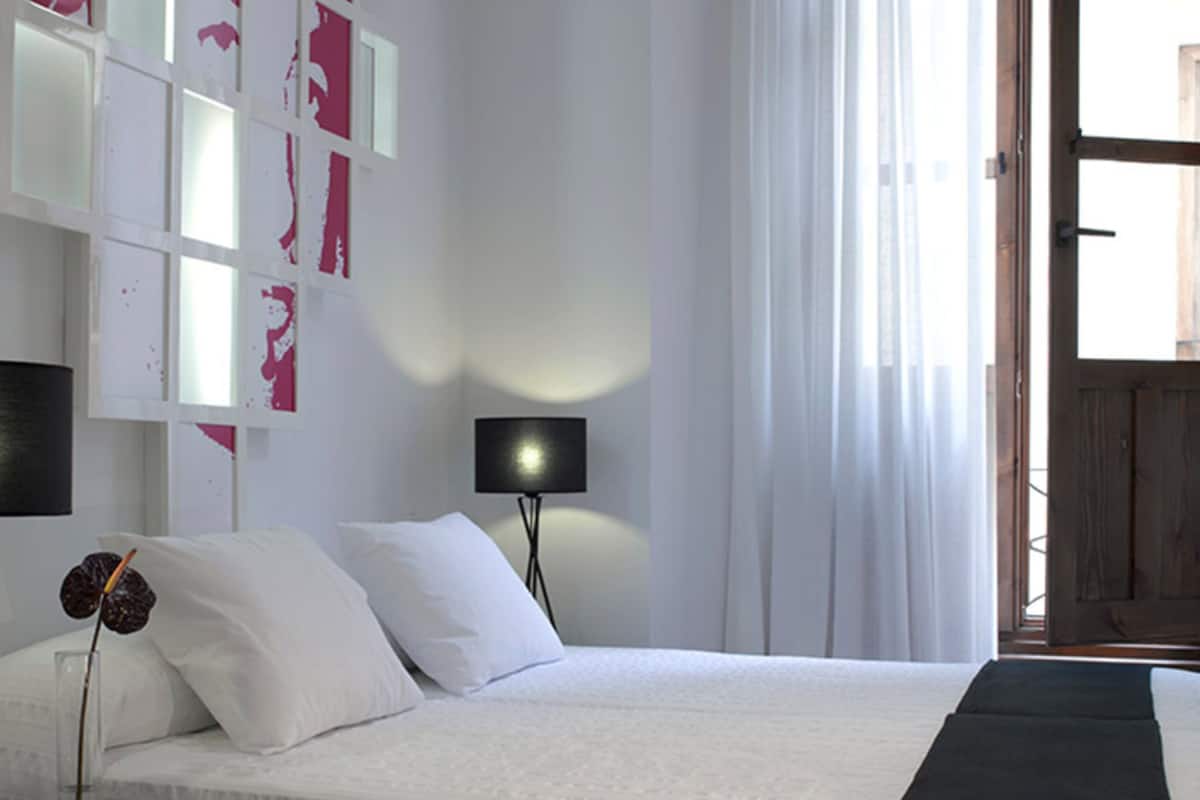 Apartment, 2 Bedrooms (4 People) | Premium bedding, in-room safe, free cots/infant beds, rollaway beds