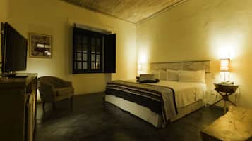 Quarto casal ou duplo superior | Frigobar, cofres nos quartos, Wi-Fi de cortesia, roupa de cama