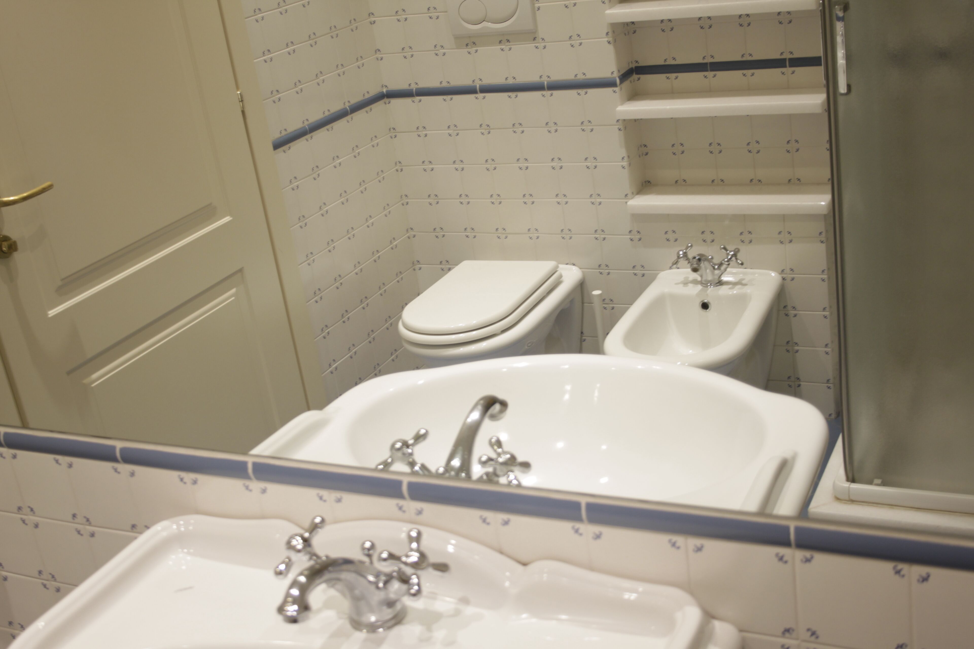 classic twin room | bathroom | shower, rainfall showerhead, free toiletries, hair dryer
