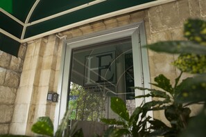 Exterior detail - Eden Hotel (Haifa)