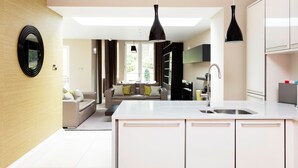 Garden Mews Apartment - The Chester Residence (Edinburgh)