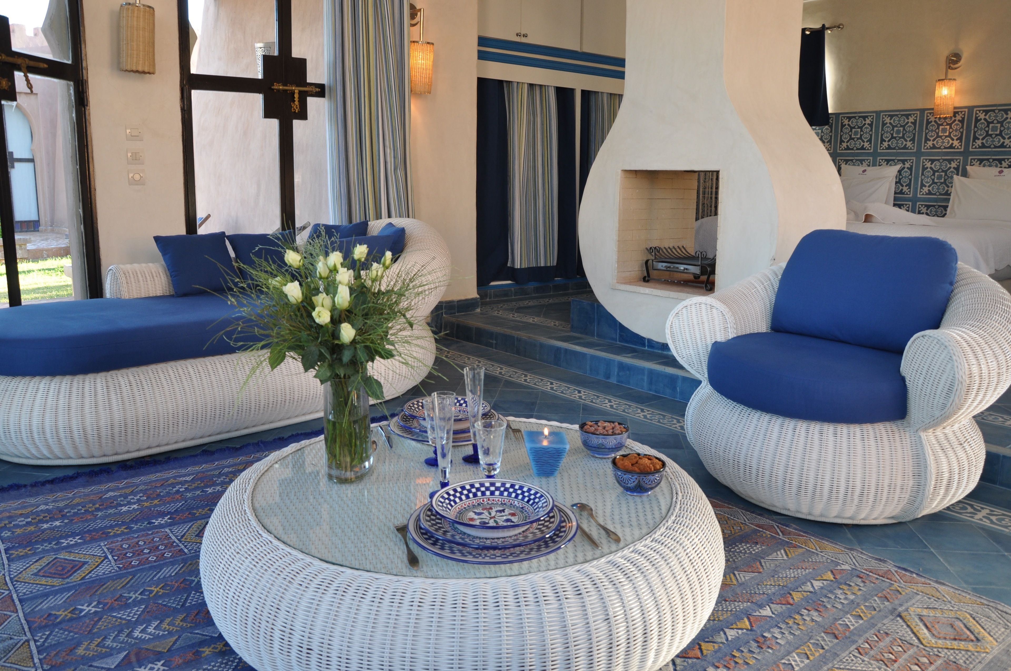 Suíte conforto | Área de estar | TV LCD, lareira, DVD player