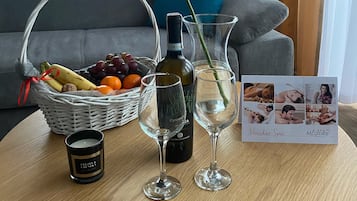 Suite | Desk, iron/ironing board, cots/infant beds, rollaway beds