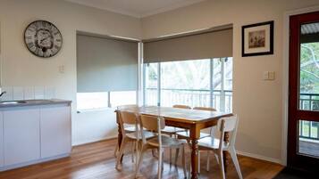 Chalet, 3 Bedrooms (Duplex) | In-room dining
