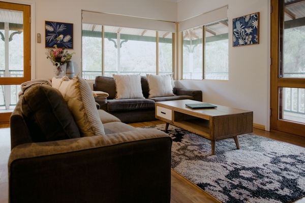 Chalet, 4 habitaciones | Área de sala de estar | Televisión