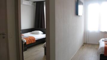 2 bedrooms, free cribs/infant beds, free WiFi