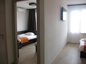 2 kamar tidur, tempat tidur bayi gratis, dan Wi-Fi gratis