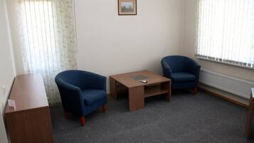 2 bedrooms, free cribs/infant beds, free WiFi