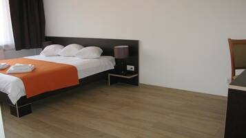 2 soveværelser, gratis baby-/barnesenge, gratis Wi-Fi