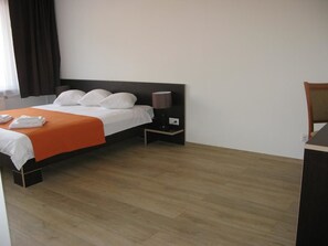 2 slaapkamers, gratis babybedden, gratis wifi