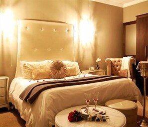 Free minibar, desk, iron/ironing board, free WiFi