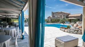 Outdoor pool - Ktima Karageorgoy (East Mani)