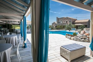 Outdoor pool - Ktima Karageorgoy (East Mani)