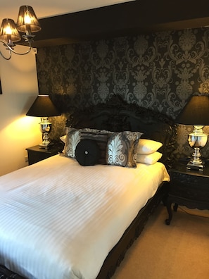 Room - Oakhill Apartments Edinburgh (Ltd) (Edinburgh)