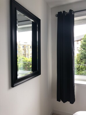 View from room - Oakhill Apartments Edinburgh (Ltd) (Edinburgh)
