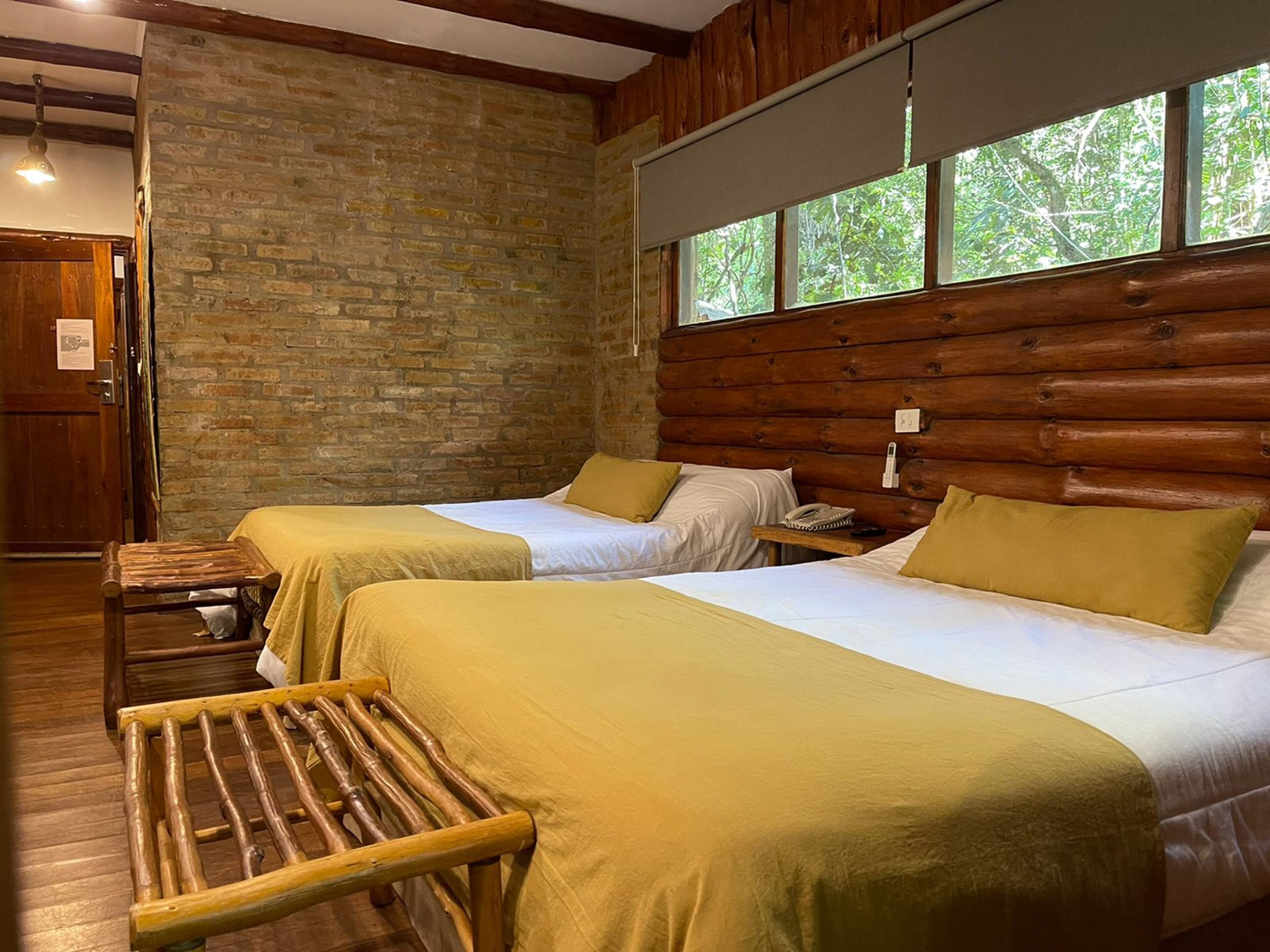 Ropa de cama de alta calidad, edredón y minibar 