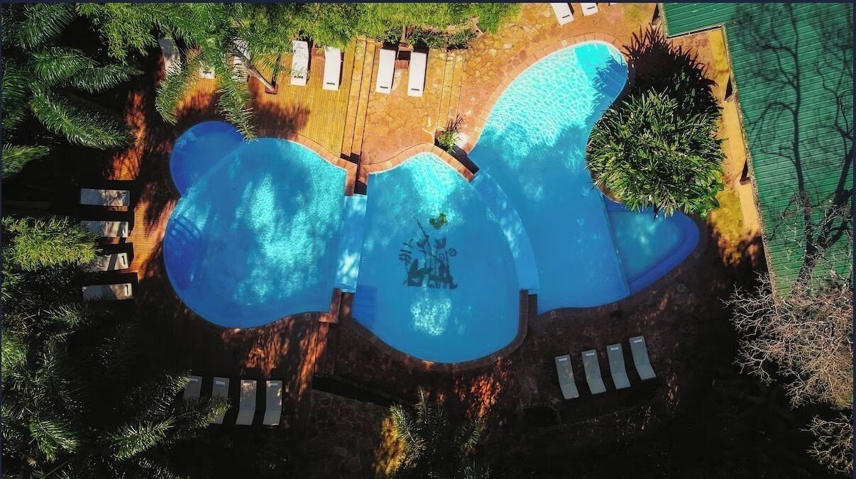 3 piscines a l'aire lliure 