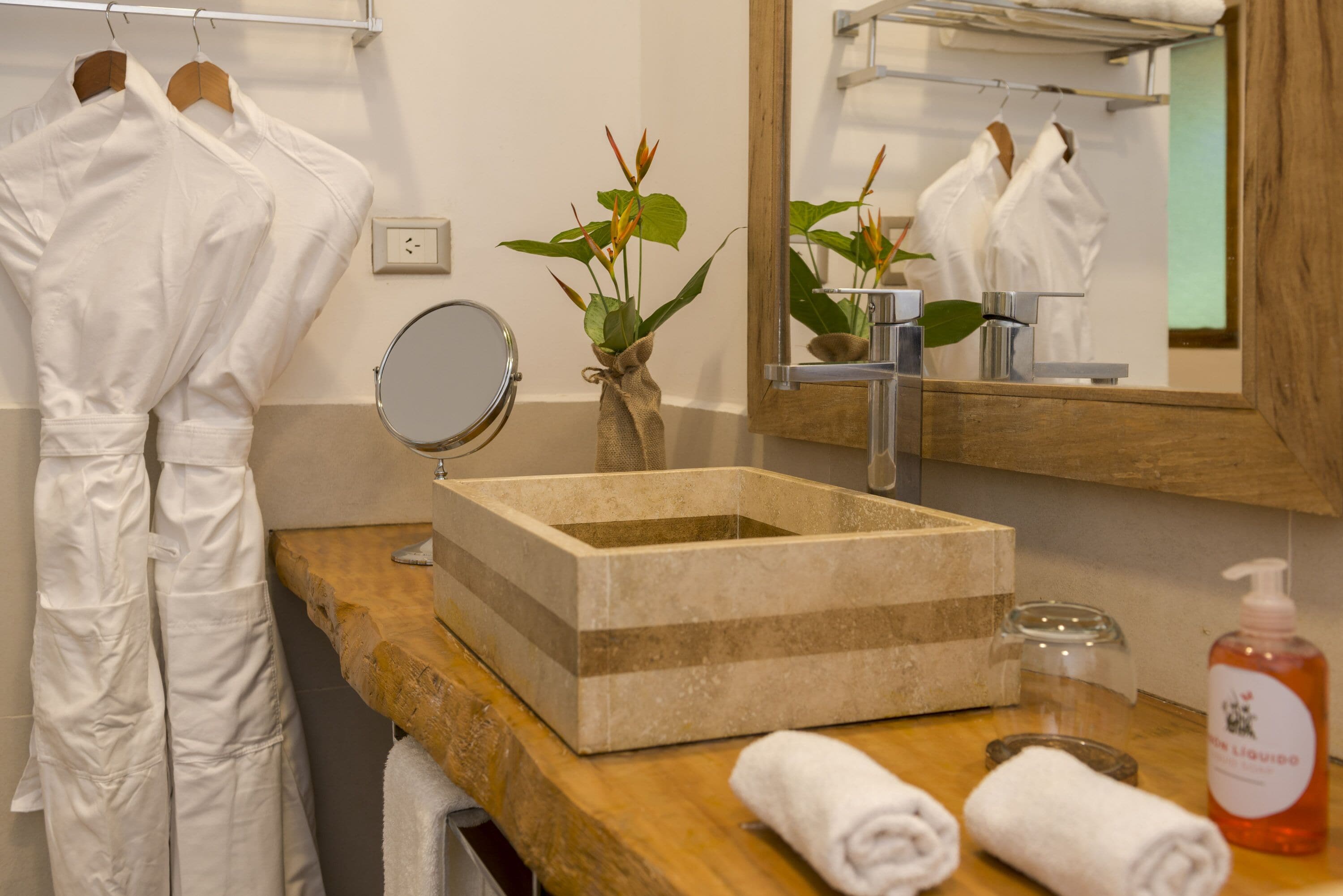 junior studio, 1 king bed | bathroom | combined shower/bathtub, jetted bath, free toiletries, hair dryer