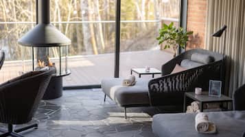 Couples treatment room(s), sauna, hot tub, hot springs/mineral springs