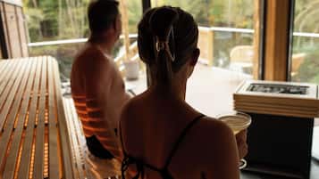 雙人療程室、桑拿、熱水浴缸、溫泉/礦物泉、身體療程、瑞典式按摩