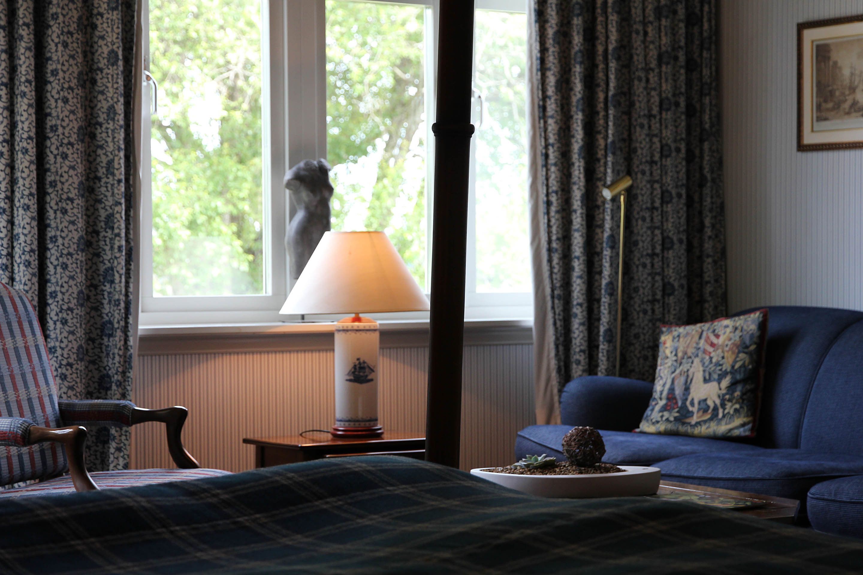 1 bedroom, minibar, individually decorated, individually furnished