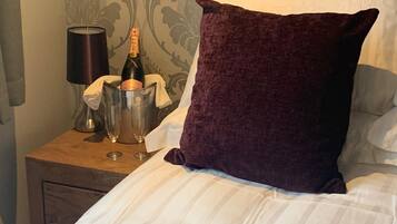 Free cots/infant beds, rollaway beds, free WiFi, bed sheets