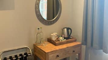 Free cots/infant beds, rollaway beds, free WiFi, bed sheets