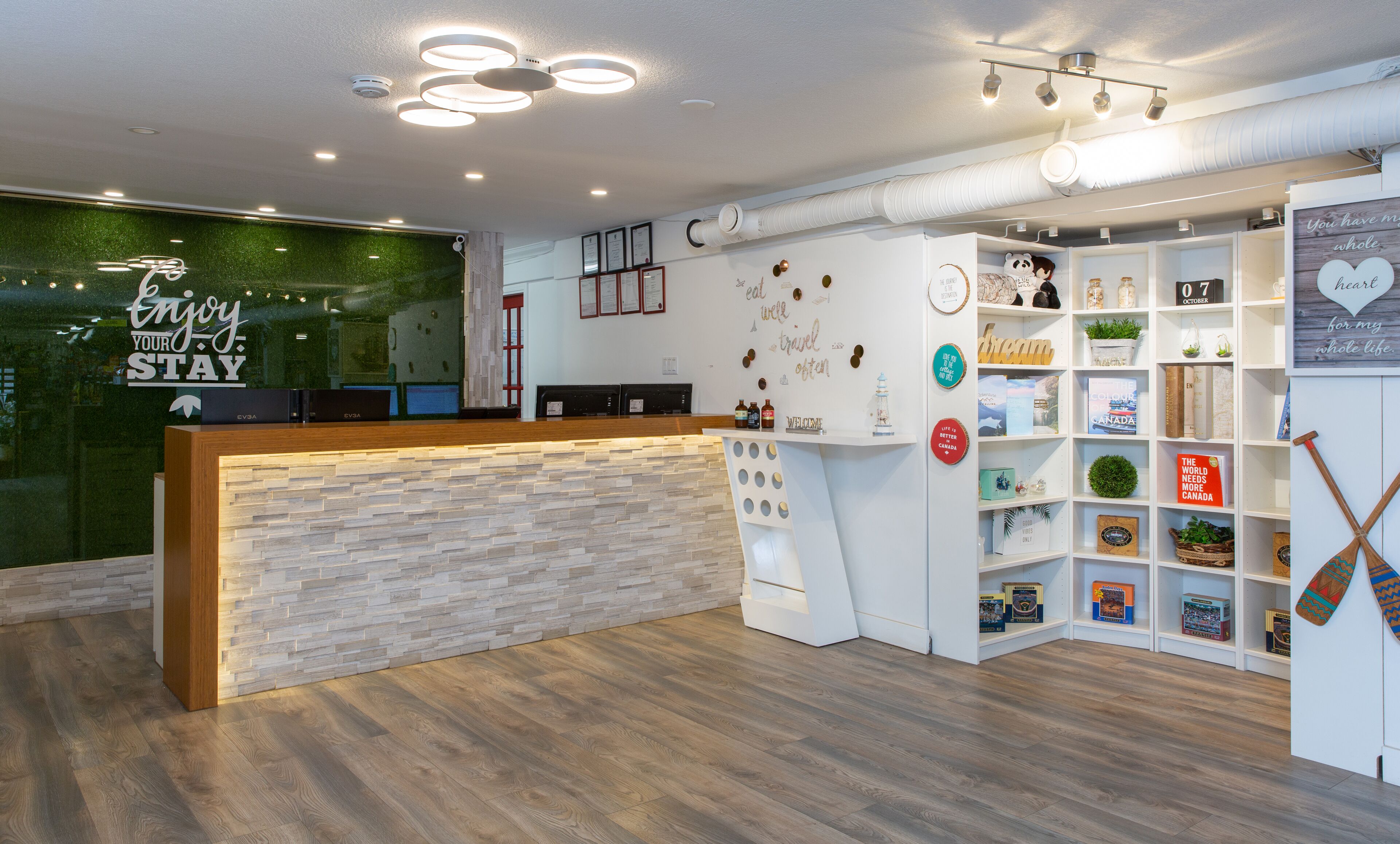 Check-in/check-out kiosk