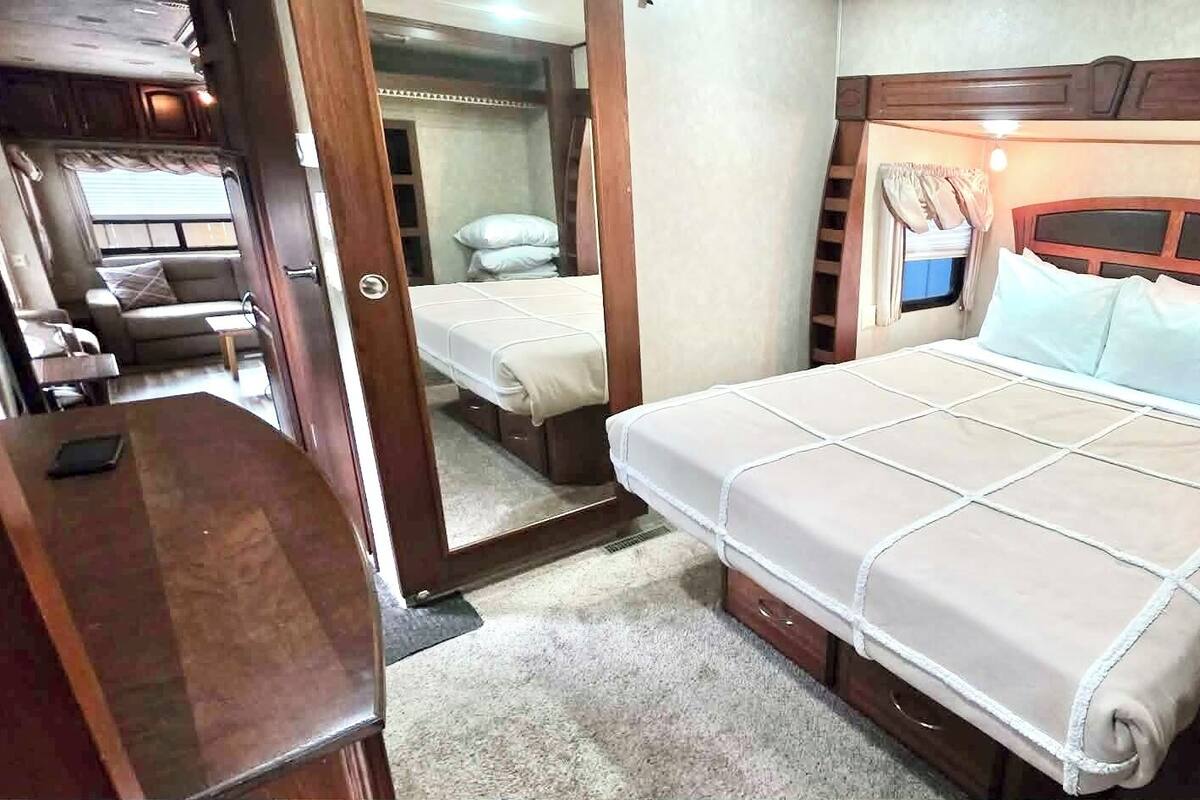 Mobile Luxury-Unterkunft, Mehrere Betten, Nichtraucher | Verdunkelungsvorhänge, Bügeleisen/Bügelbrett, kostenloses WLAN