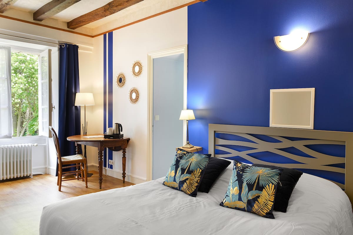 Decoración personalizada, muebles diferentes y escritorio