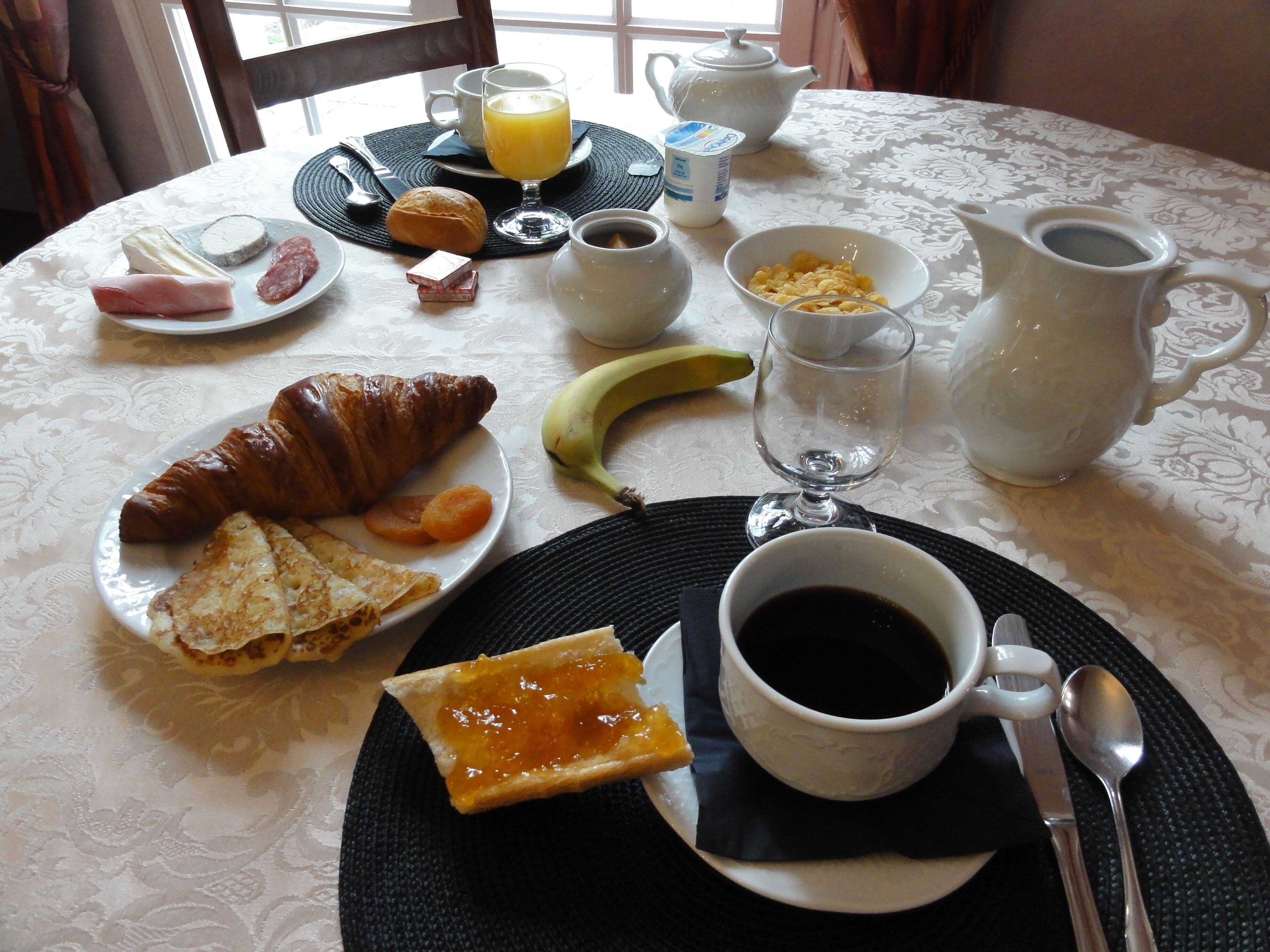 daily buffet breakfast (eur 12.50 per person)