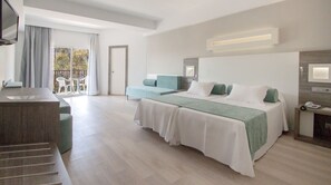 Escritorio, wifi gratis, ropa de cama y accesible en silla de ruedas