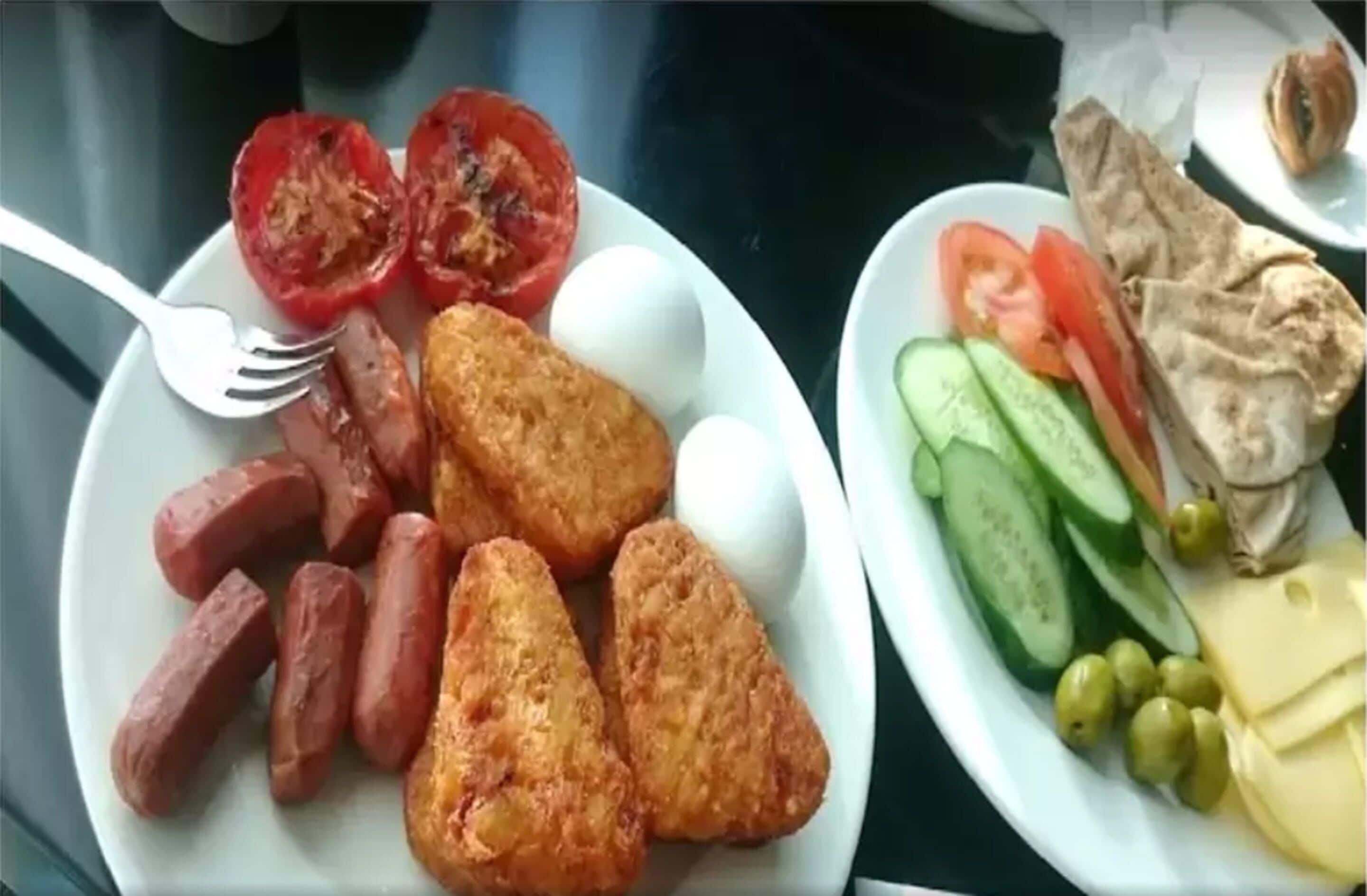 朝食