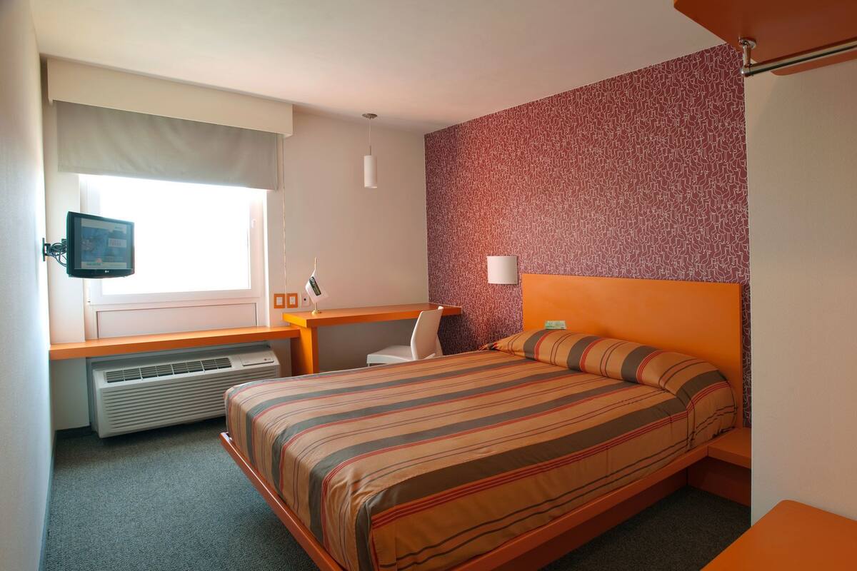 Chambre Standard, 1 grand lit | Bureau, accès au Wi-Fi (inclus)