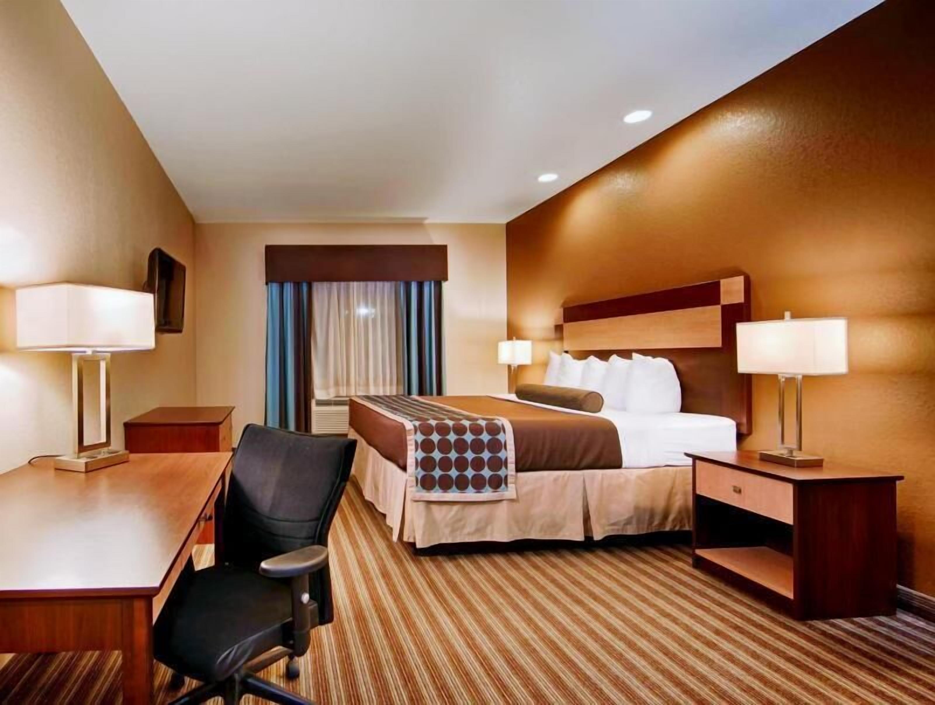 Pillowtop beds, desk, laptop workspace, iron/ironing board
